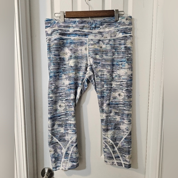 lululemon athletica Pants - Lululemon Inspire Crop II FGRT Striped Full On Luxtreme Medium Rise